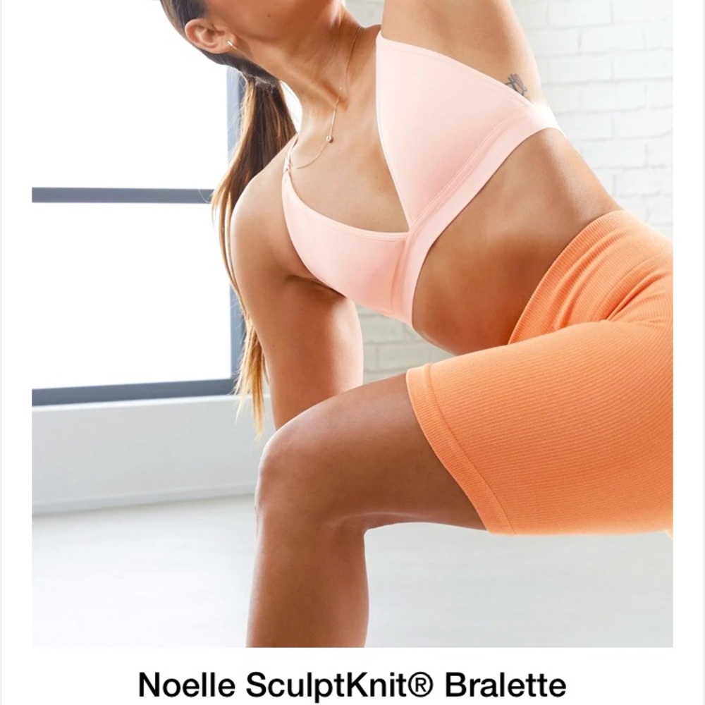 Fabletics Noelle Sculptknit Bra, Medium, like new